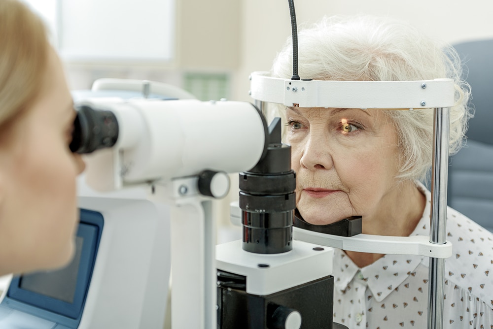 Woman getting a comprehensive eye exam - the best choice when it comes to how to prevent cataracts