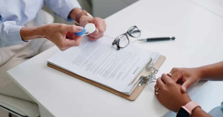 Home 8 Find who takes VSP insurance in Nashville to get a new pair of contacts or glasses
