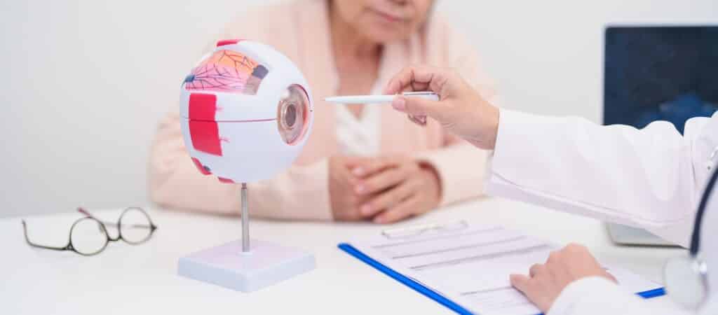 What to Know About Diabetic Retinopathy Stages 1 Nashville eye doctor explaining the diabetic retinopathy stages to a patient
